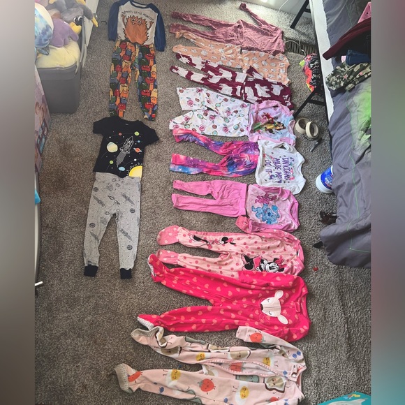 11 sets girl pajamas 2t